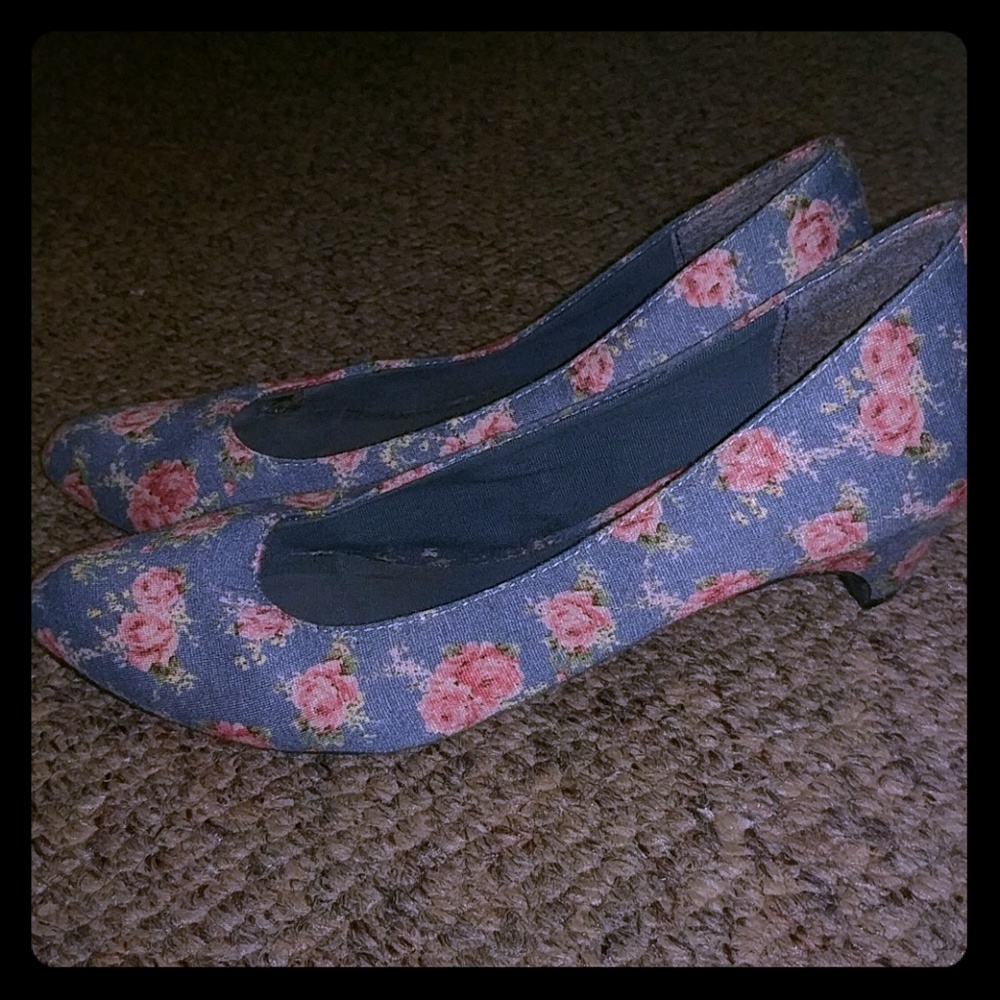 Cloth covered kitten heels